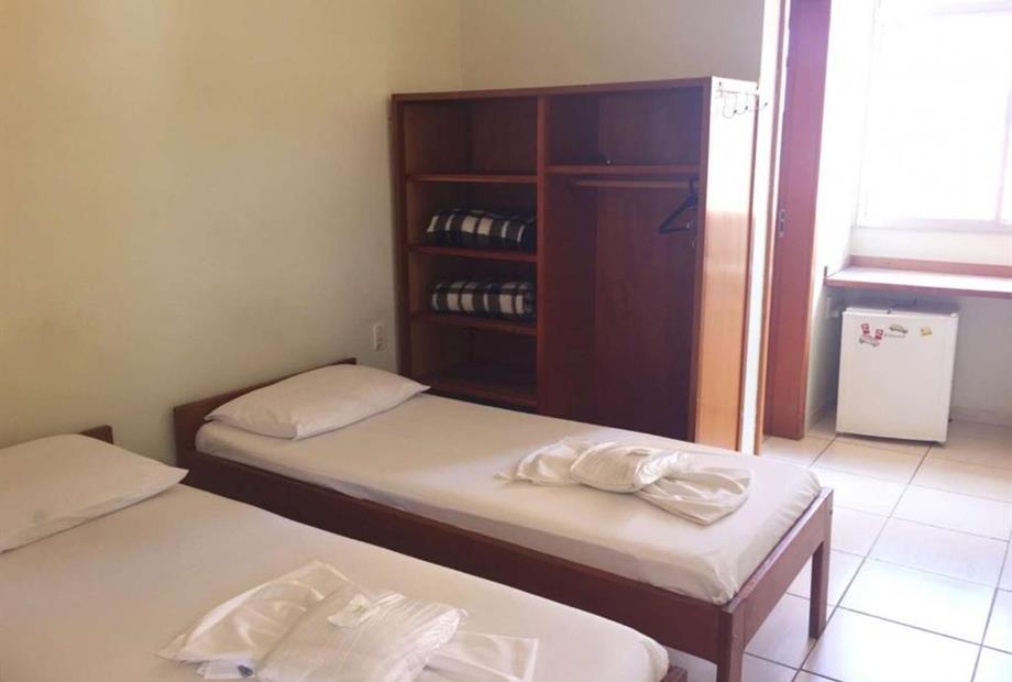 Quarto Standard com 2 Camas de Solteiro-3.jpg