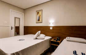 Standard Triplo Casal do Hotel Itamarati.