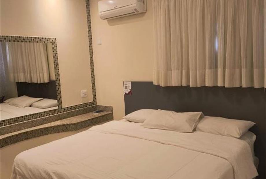 Quarto com Cama de Casal ou 2 de Solteiro-3.jpg