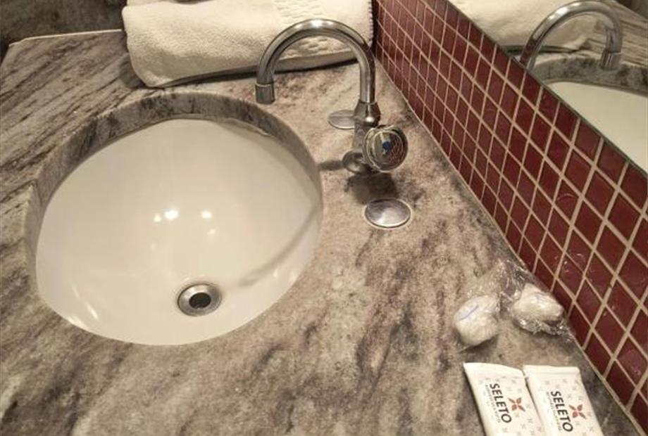 Quarto com Cama de Casal ou 2 de Solteiro-8.jpg