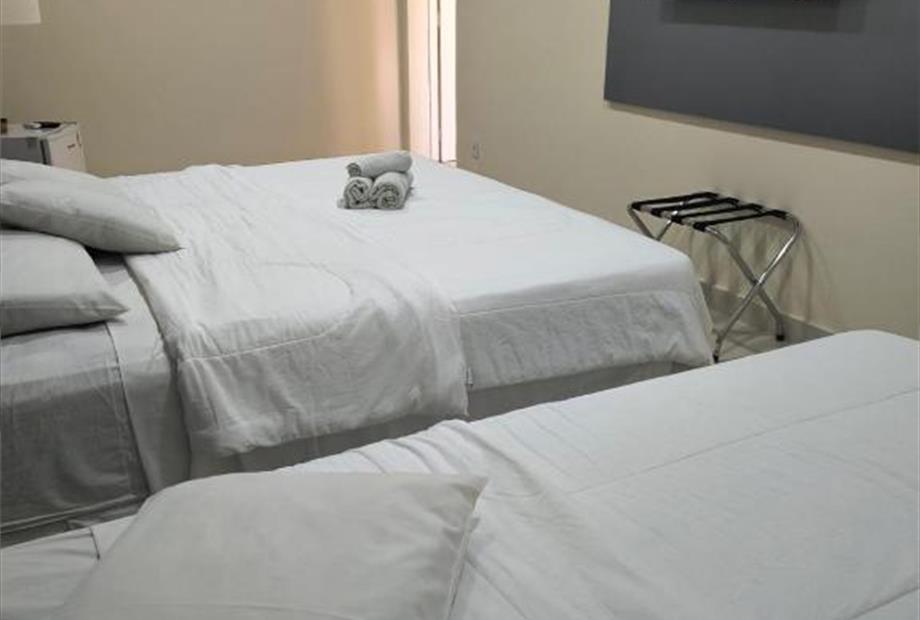 Quarto Triplo com Banheira-3.jpg