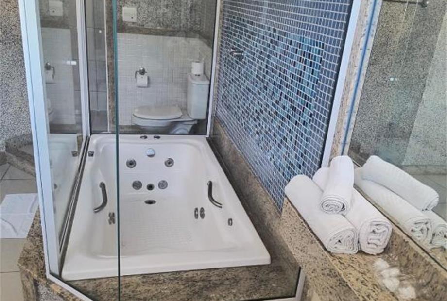 Quarto Triplo com Banheira-6.jpg