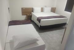 Quarto Casal Cama King-size com Cama Extra