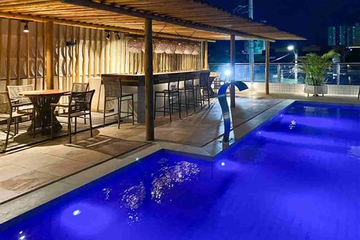 foto piscina e bar 06_11zon.jpg