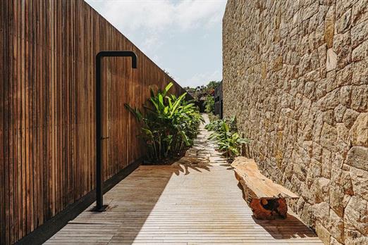 mariadomar_detalhe piscina acesso lateral.jpg