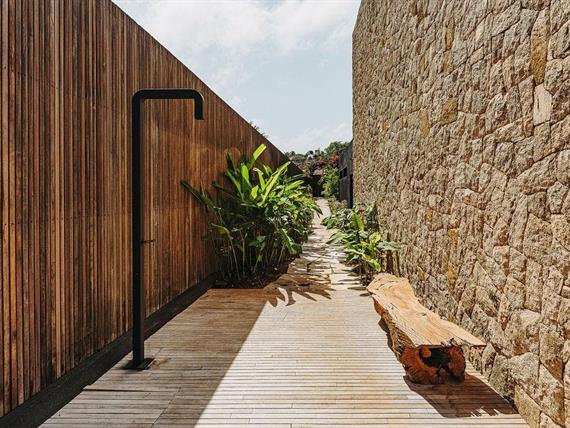 mariadomar_detalhe piscina acesso lateral.jpg