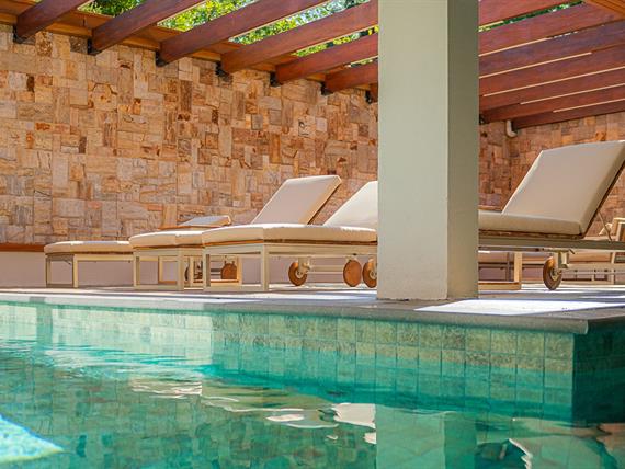 foto piscina 2.jpg