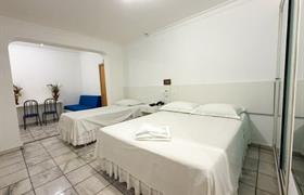 APTO 1 CAMA CASAL + 3 SOLTEIRO do Grande Hotel Paranavaí
