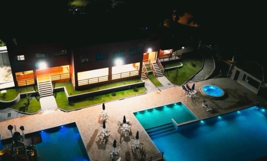 piscinas noturnas 2.jpg