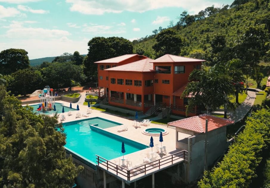 piscinas diurna.jpg