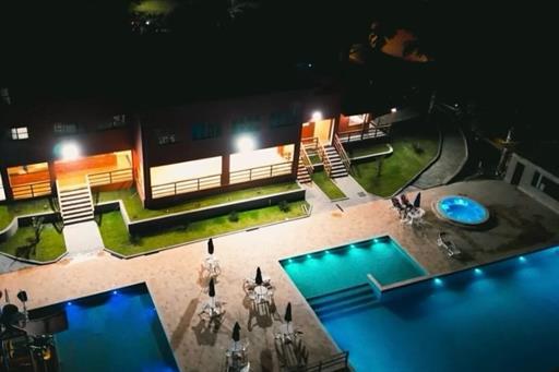 piscinas noturnas 2.jpg