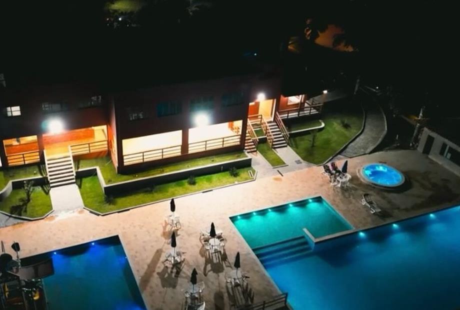 piscinas noturnas 2.jpg