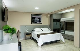 Quarto Quadruplo com Sacada do MD Recanto Hotel