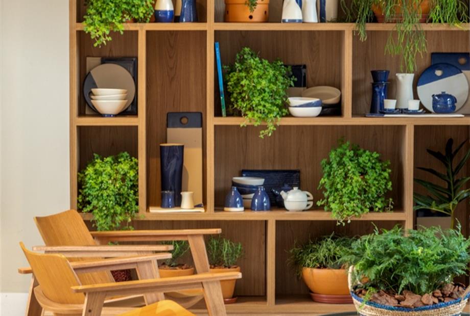 foto 16 - recepcao (estante).jpg