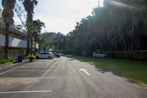 business louveira (14) (1).jpg