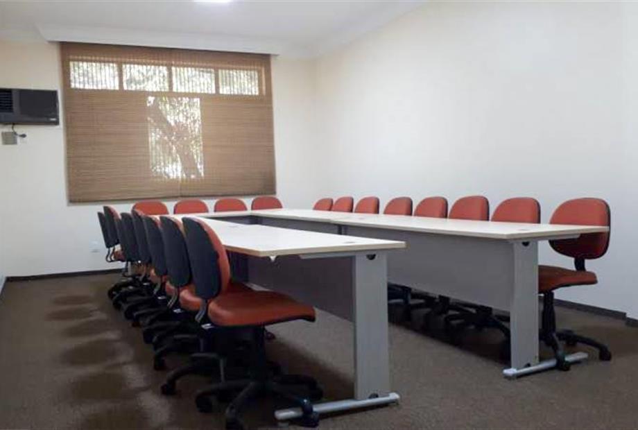 business louveira (11) (2).jpg