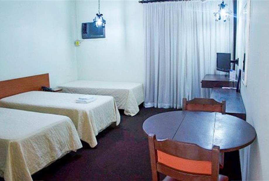 business louveira (8) (1).jpg