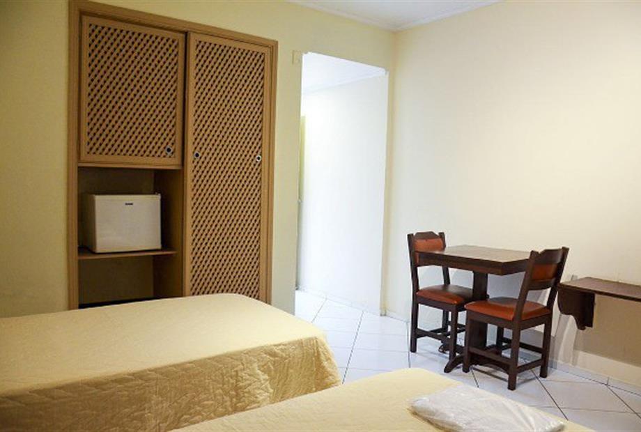 business louveira (6) (1).jpg