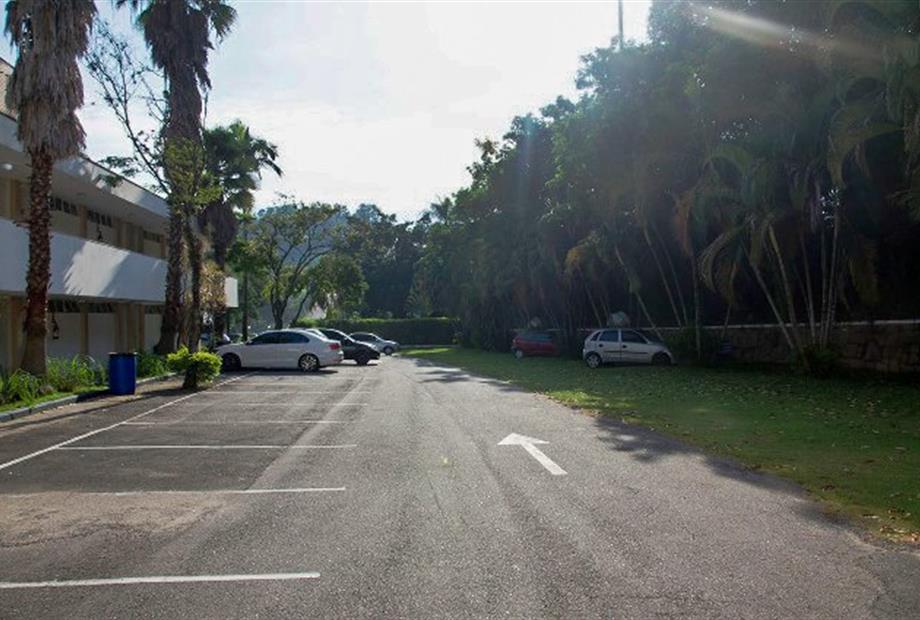 business louveira (14) (1).jpg