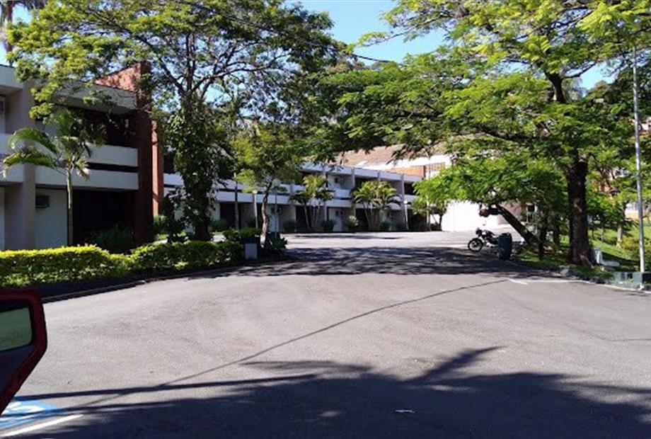 business louveira6 (1).jpg