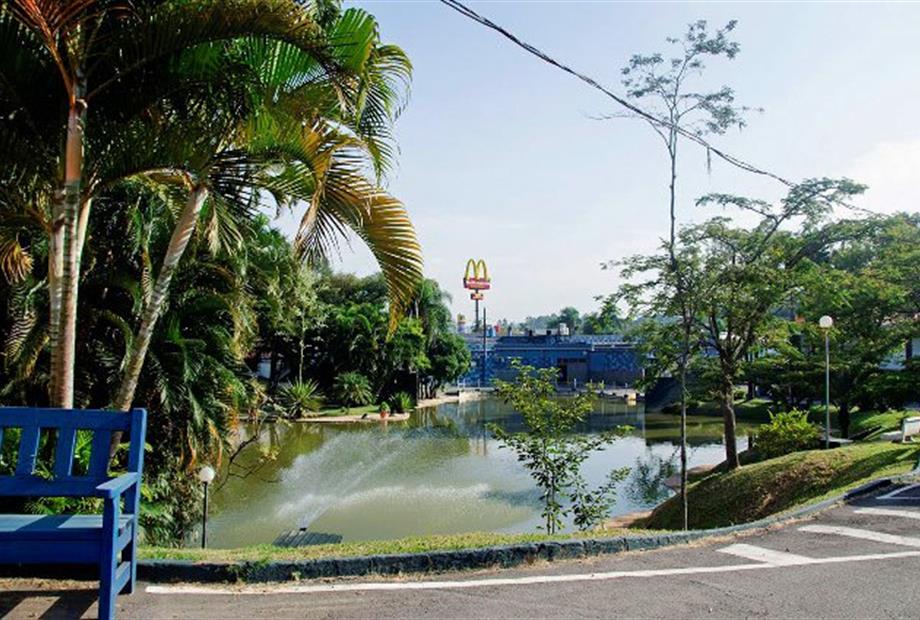 business louveira (15) (1).jpg