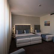 Family Concept Room City View