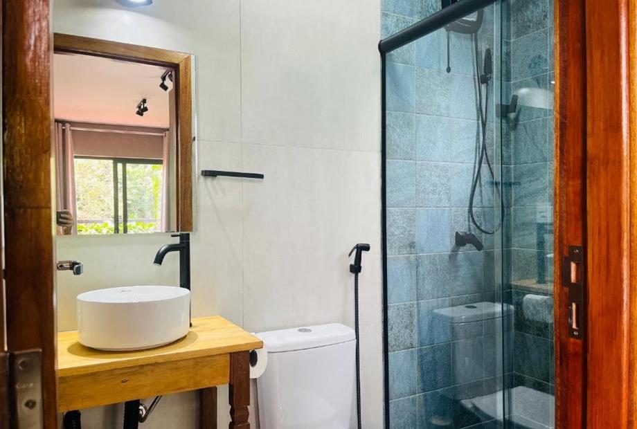 suíte 09 com varanda (06).jpg