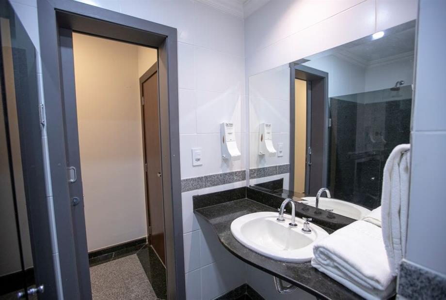 banheiro studio 1.jpg