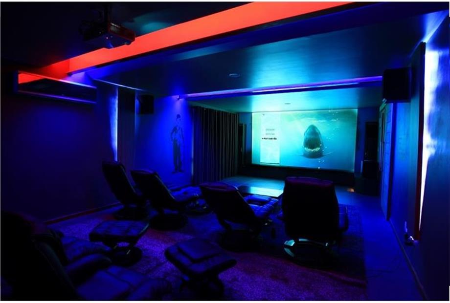 Cinema 02 (1024x683).jpg