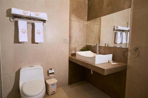 baño hab doble superior 2.jpeg