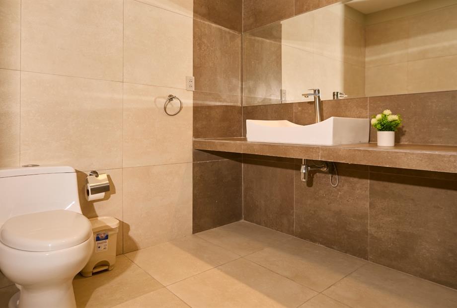 baño hab triple.jpeg