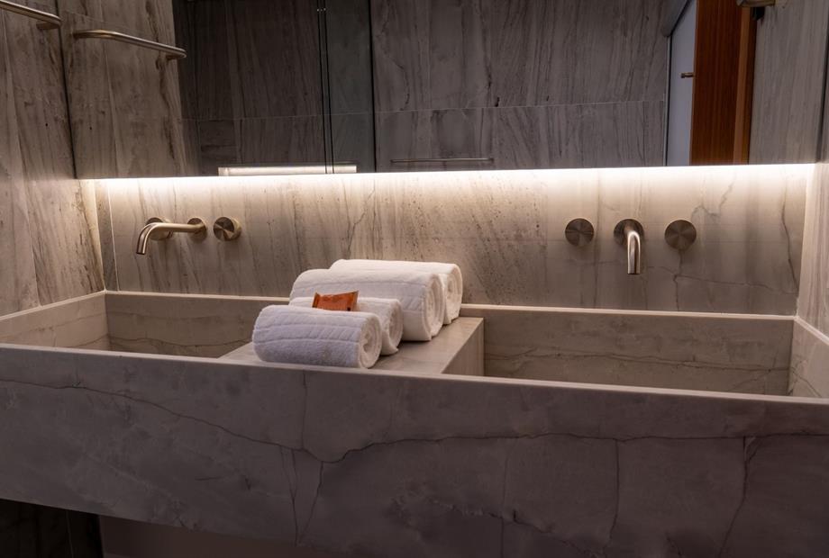 pyreneus residence-095_opt.jpg