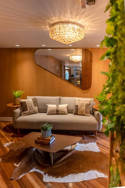 hotel champet 04-25-11.jpg