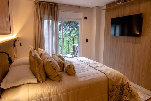 hotel champet 04-25-118.jpg