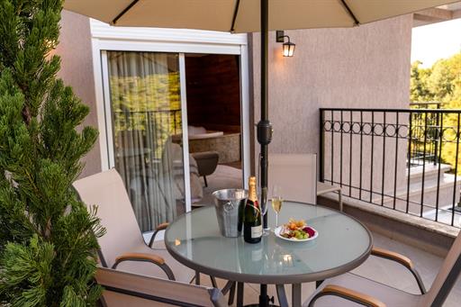 hotel champet 04-25-92.jpg