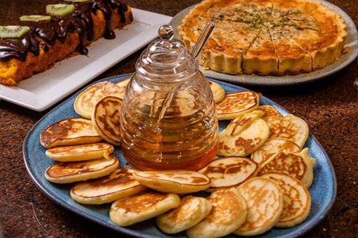 hotel champet 04-25-62.jpg