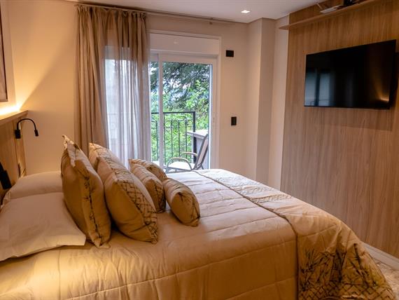 hotel champet 04-25-118.jpg