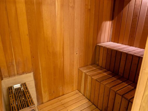 hotel champet 04-25-110.jpg