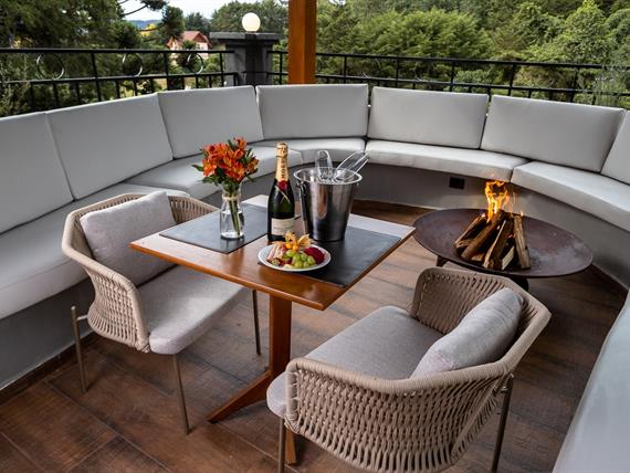 hotel champet 04-25-86.jpg