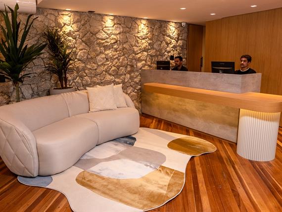 hotel champet 04-25-90.jpg