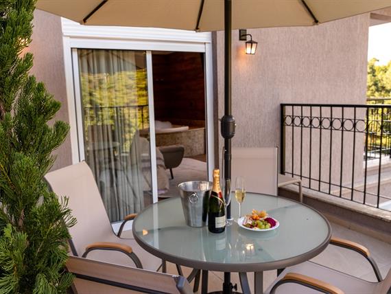 hotel champet 04-25-92.jpg