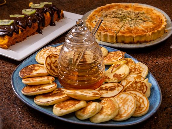 hotel champet 04-25-62.jpg