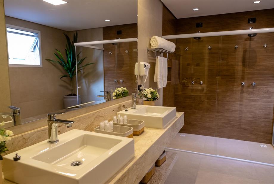 hotel champet 04-25-106.jpg