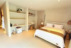 Suite Luxo Duplo Com Banheira - Vista Jardim