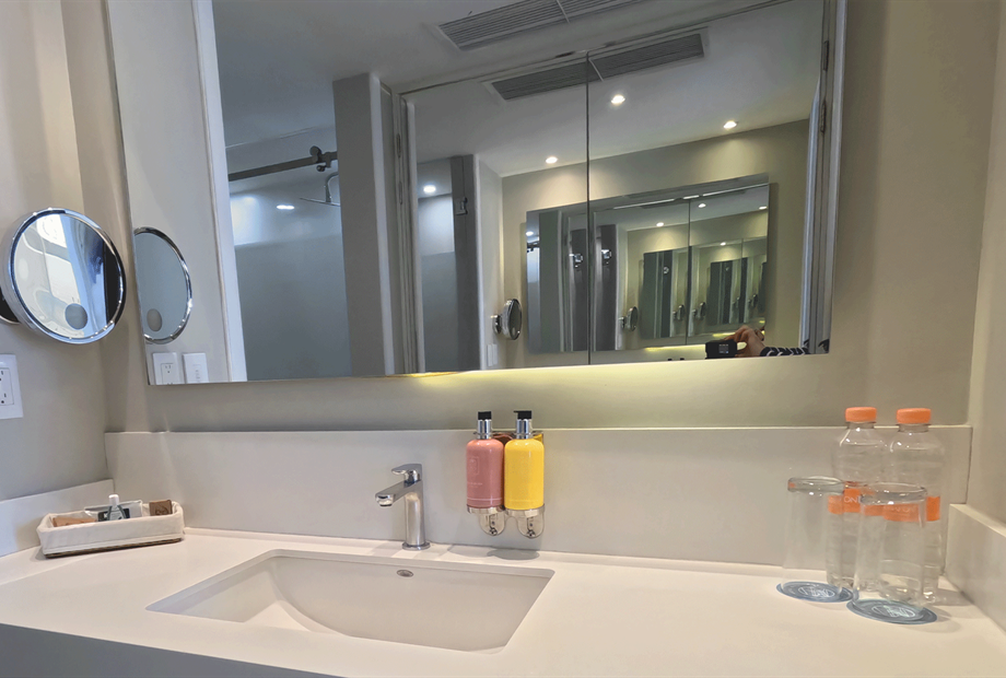 baño habitación.png