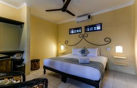 Esandar King of Hotel Barrio Latino by Kavia 