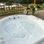 Bangalô Luxo com Banheira de Hidromassagem