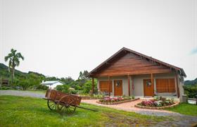 Bungalow familiar con jacuzzi de Bangalos Refugio do Vale