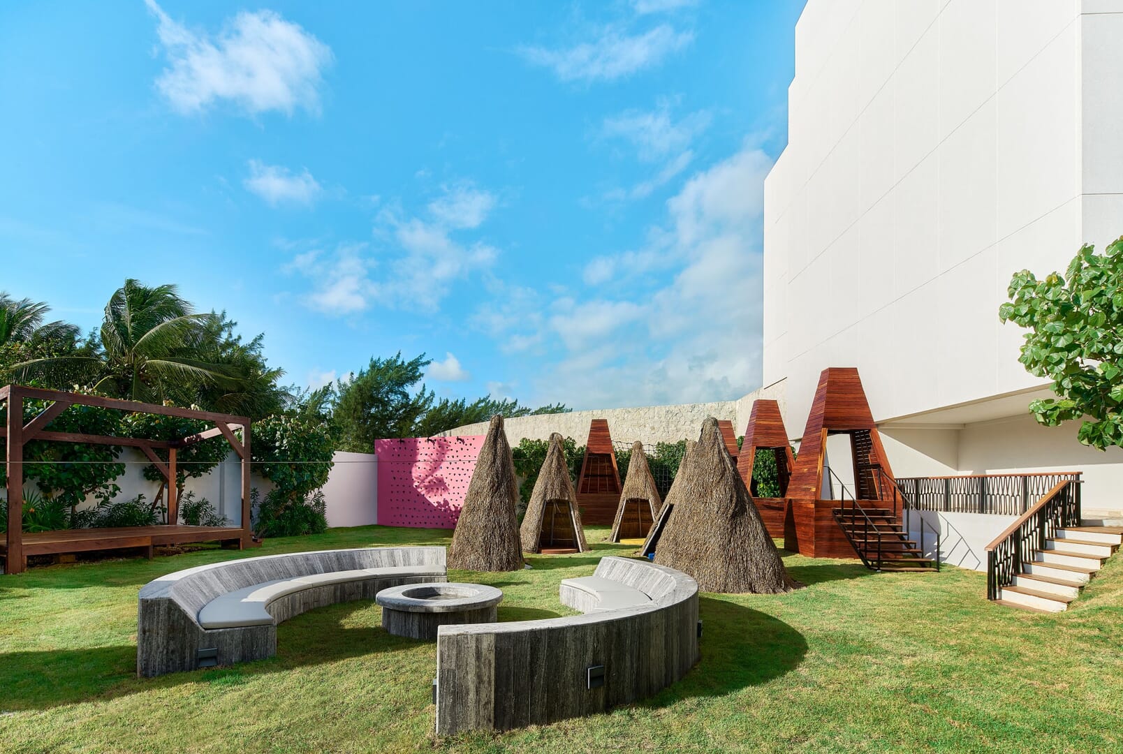 sls_playamujeres_kidsclub (3) (1).jpg