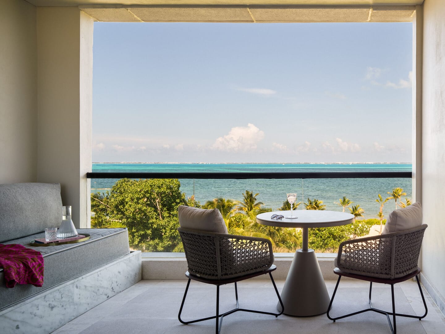 Delight King Ocean View King - 20_delightkingocesanview_balcony ov.jpg